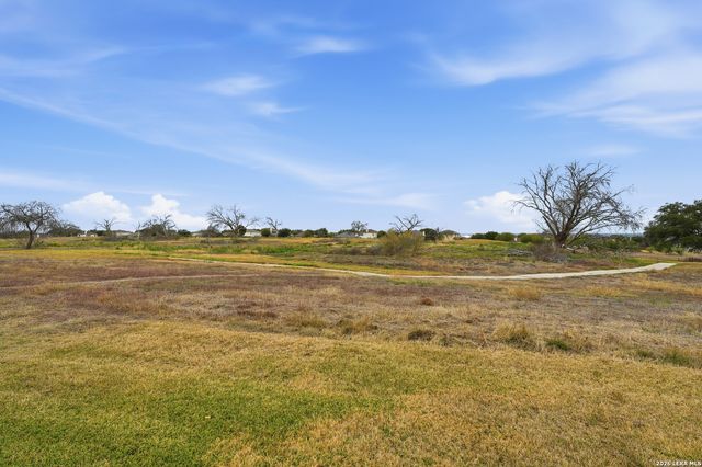 3913 Pecan Ct, Schertz, TX 78108