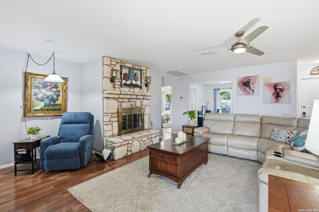 3913 Pecan Ct, Schertz, TX 78108