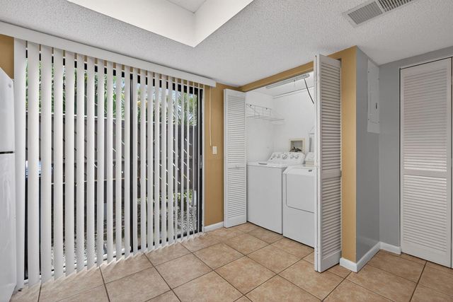 707 Stonewood Court 19c, Jupiter, FL 33458