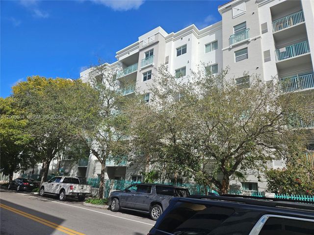6001 SW 70th St 655, South Miami, FL 33143