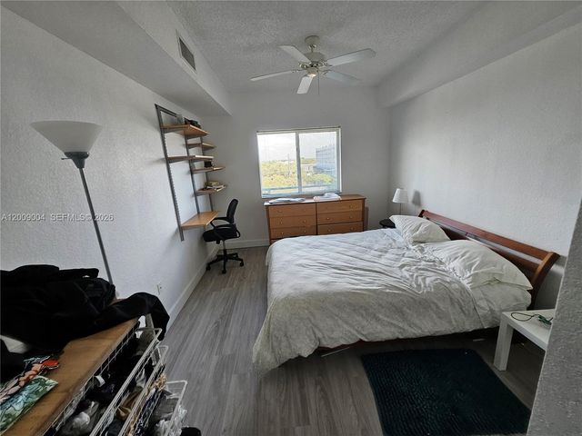 6001 SW 70th St 655, South Miami, FL 33143