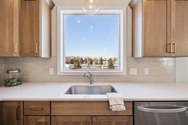 8370 159th Street, Savage, MN 55372