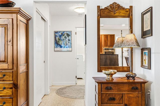 2747 JEFFERSON CIRCLE, Sarasota, FL 34239