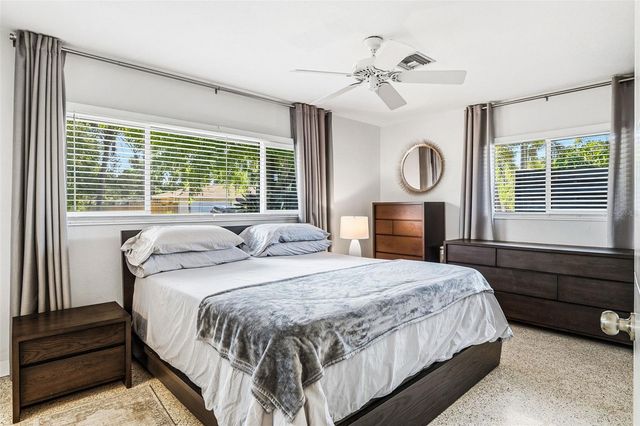 2747 JEFFERSON CIRCLE, Sarasota, FL 34239