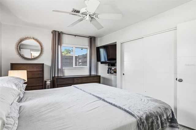 2747 JEFFERSON CIRCLE, Sarasota, FL 34239