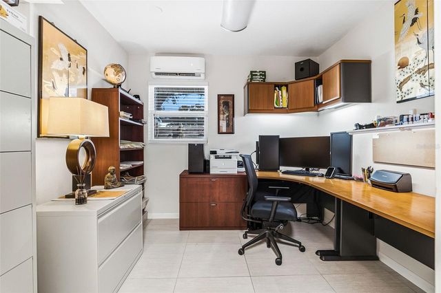 2747 JEFFERSON CIRCLE, Sarasota, FL 34239