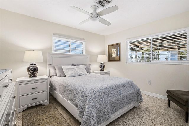 2747 JEFFERSON CIRCLE, Sarasota, FL 34239