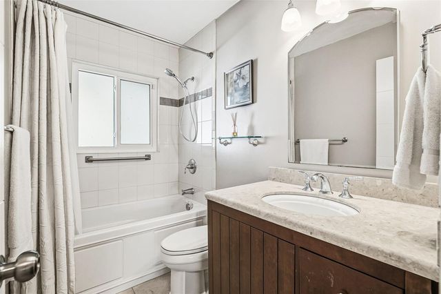2747 JEFFERSON CIRCLE, Sarasota, FL 34239