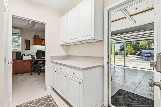 2747 JEFFERSON CIRCLE, Sarasota, FL 34239