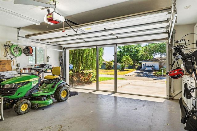 2747 JEFFERSON CIRCLE, Sarasota, FL 34239
