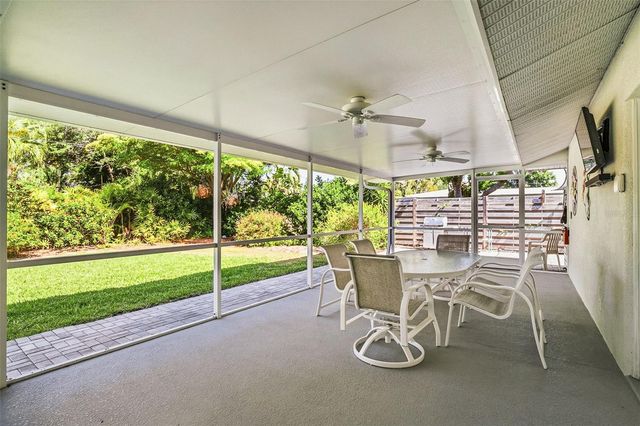 2747 JEFFERSON CIRCLE, Sarasota, FL 34239