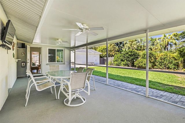 2747 JEFFERSON CIRCLE, Sarasota, FL 34239