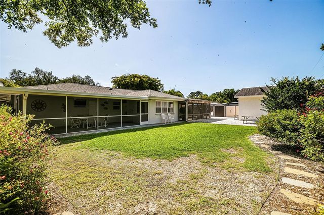 2747 JEFFERSON CIRCLE, Sarasota, FL 34239