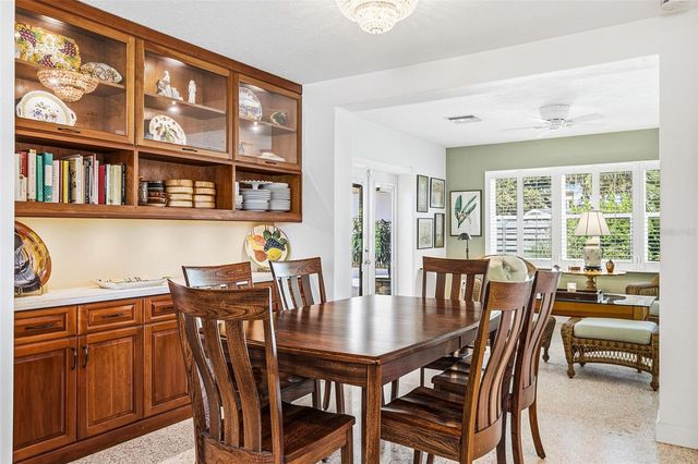 2747 JEFFERSON CIRCLE, Sarasota, FL 34239