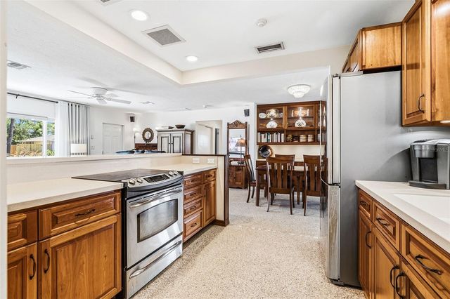 2747 JEFFERSON CIRCLE, Sarasota, FL 34239