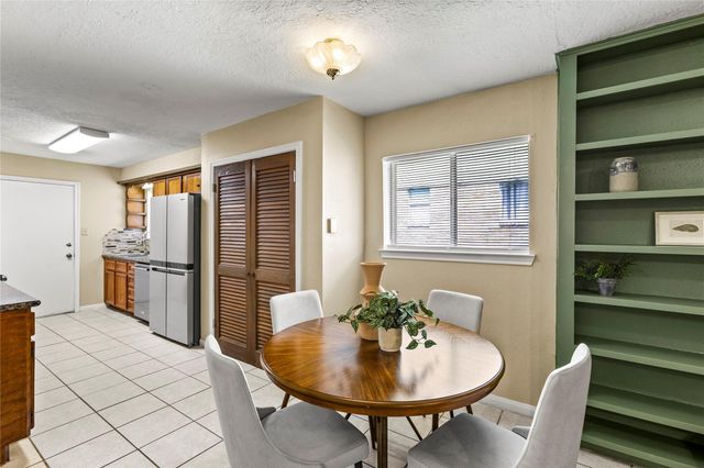 208 Driftwood Street, League City, TX 77573