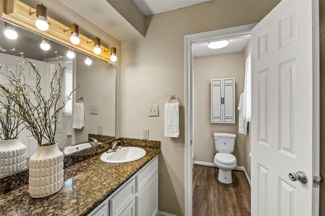 208 Driftwood Street, League City, TX 77573