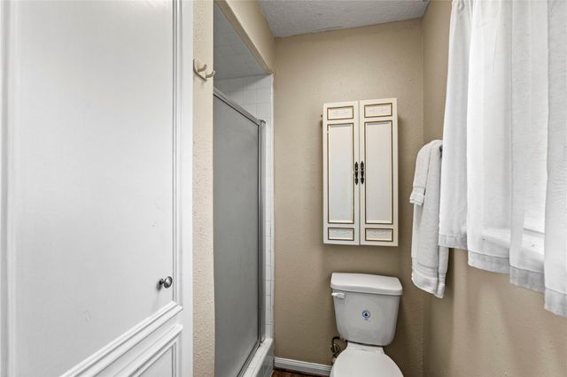 208 Driftwood Street, League City, TX 77573