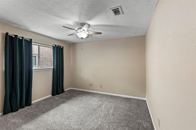 208 Driftwood Street, League City, TX 77573