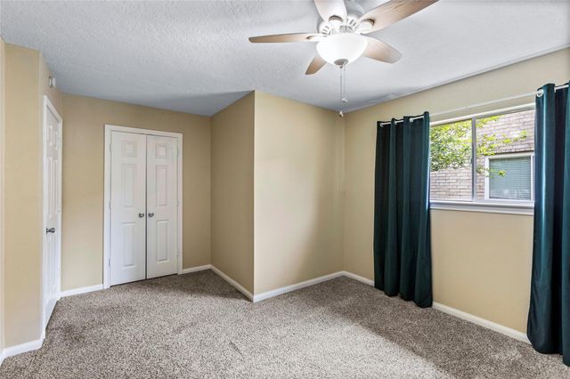 208 Driftwood Street, League City, TX 77573