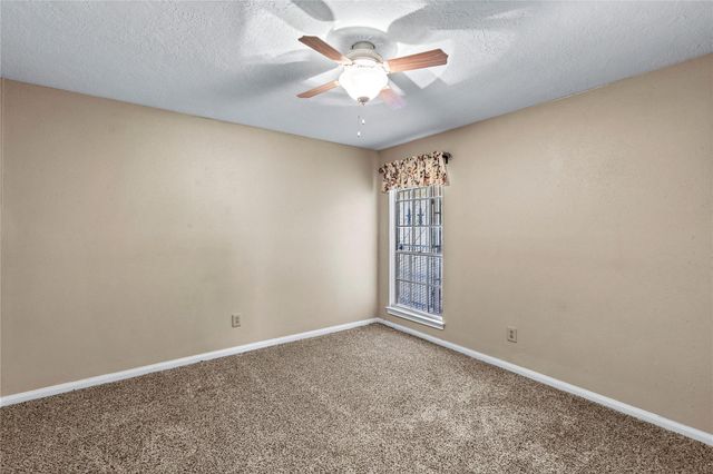 208 Driftwood Street, League City, TX 77573