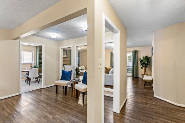 208 Driftwood Street, League City, TX 77573