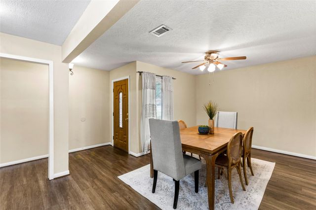 208 Driftwood Street, League City, TX 77573