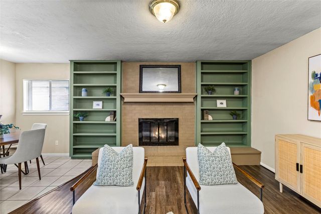 208 Driftwood Street, League City, TX 77573