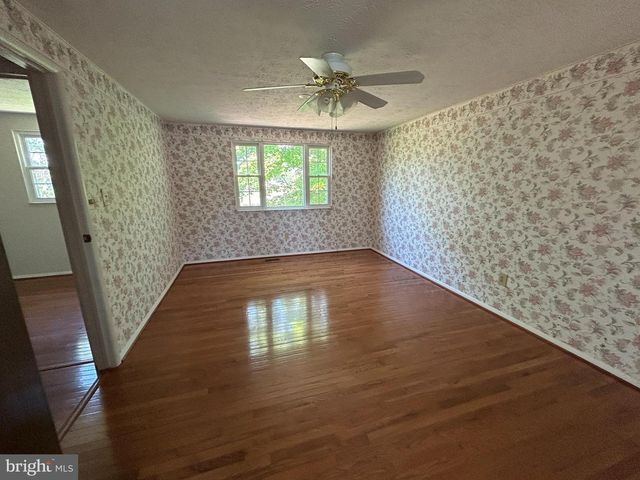 1837 LAWNVIEW DR, Frederick, MD 21702
