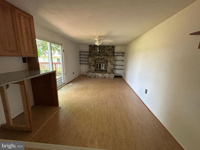 1837 LAWNVIEW DR, Frederick, MD 21702