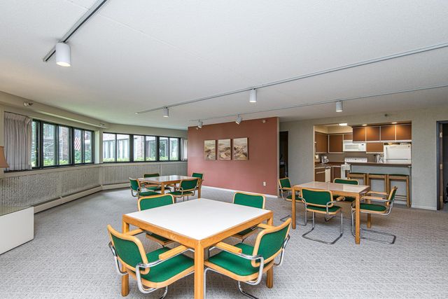 600 4th Street SW 402, Rochester, MN 55902