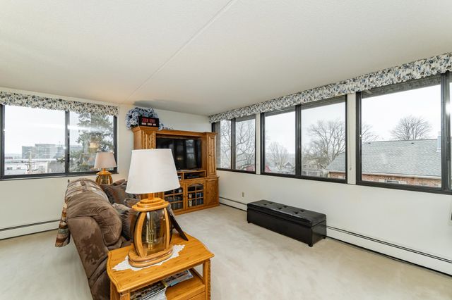 600 4th Street SW 402, Rochester, MN 55902