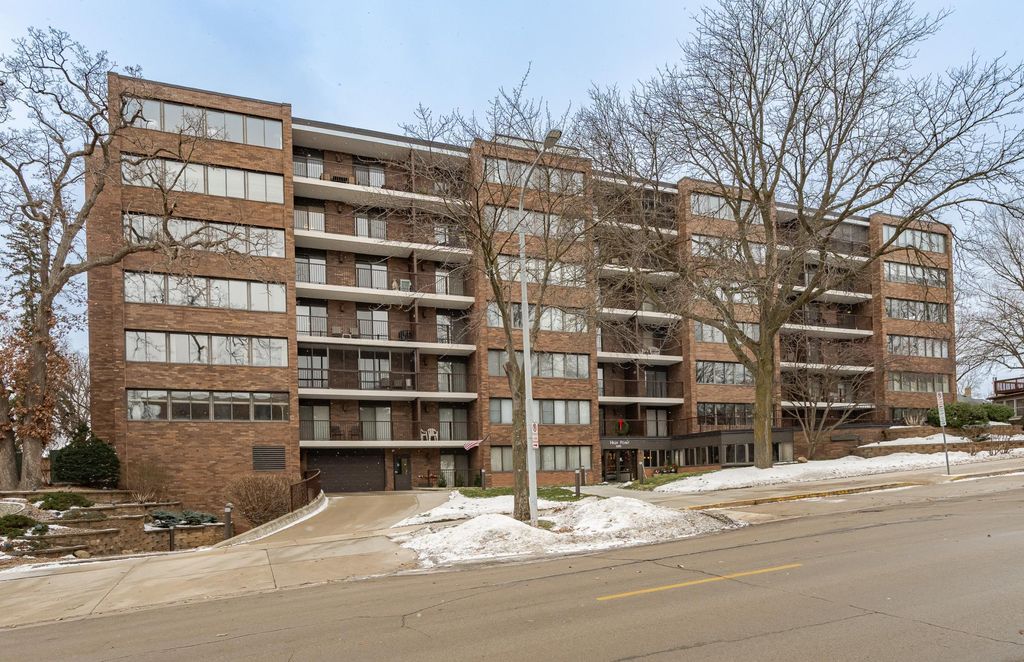 600 4th Street SW 402, Rochester, MN 55902