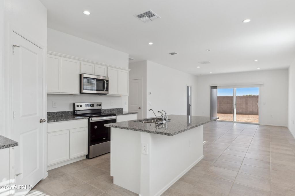1421 W WALTON Avenue, Coolidge, AZ 85128 — exterior