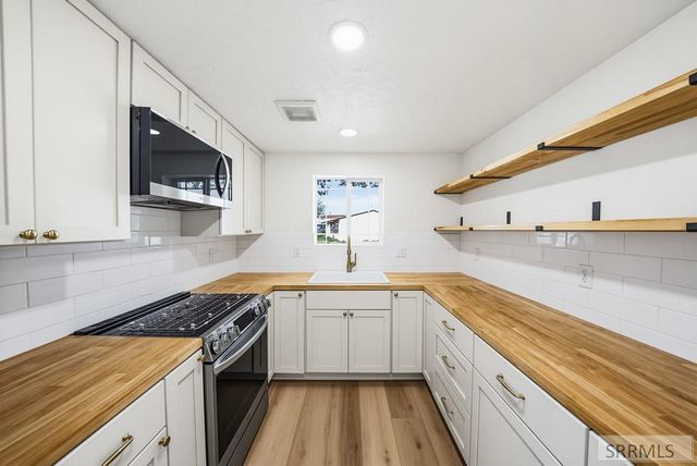 1063 Irving Street, Idaho Falls, ID 83401