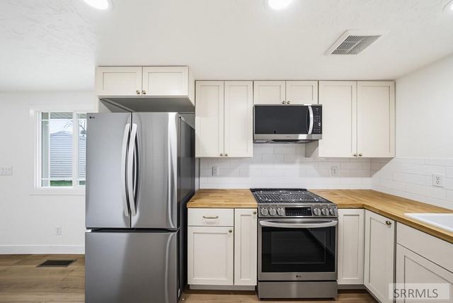 1063 Irving Street, Idaho Falls, ID 83401