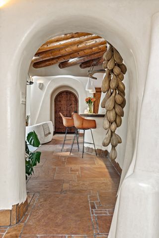 905 Camino Santander, Santa Fe, NM 87505
