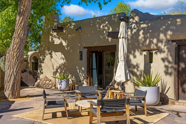 905 Camino Santander, Santa Fe, NM 87505