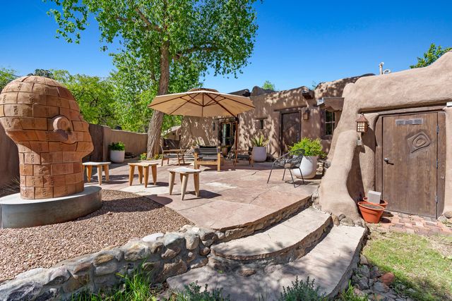 905 Camino Santander, Santa Fe, NM 87505