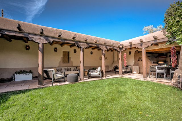 905 Camino Santander, Santa Fe, NM 87505