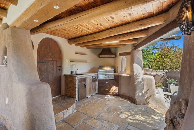 905 Camino Santander, Santa Fe, NM 87505