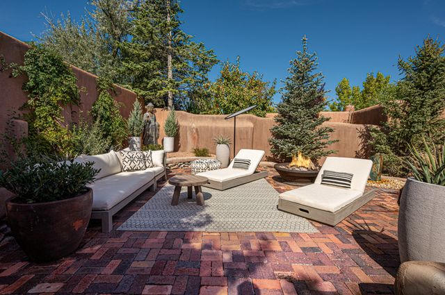 905 Camino Santander, Santa Fe, NM 87505