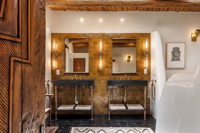 905 Camino Santander, Santa Fe, NM 87505