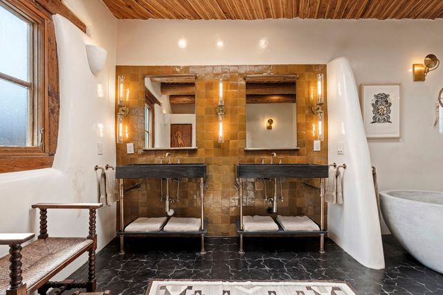905 Camino Santander, Santa Fe, NM 87505