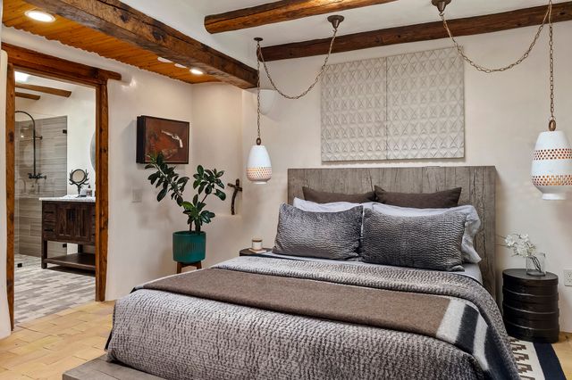 905 Camino Santander, Santa Fe, NM 87505