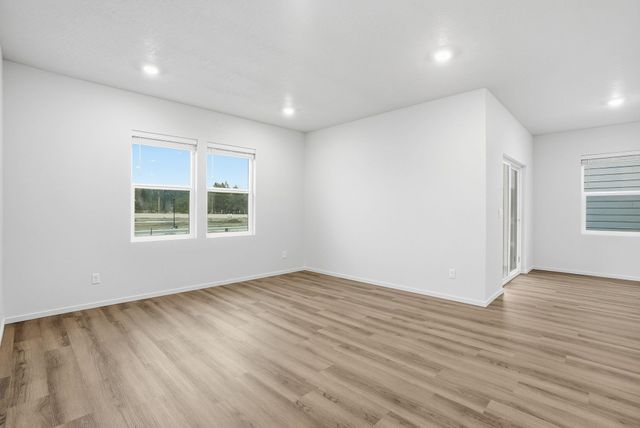 3774 S McCabe Ln, Spokane, WA 99206