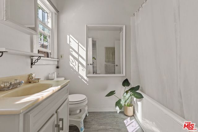 1113 Poinsettia Drive, West Hollywood, CA 90046