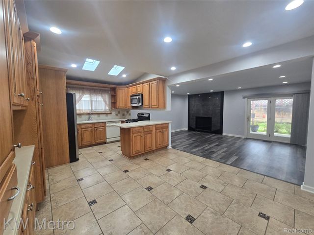 14041 Brougham Drive, Sterling Heights, MI 48312