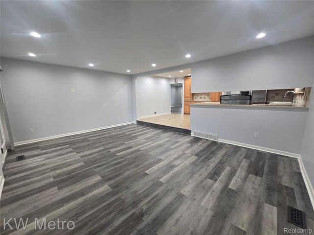 14041 Brougham Drive, Sterling Heights, MI 48312