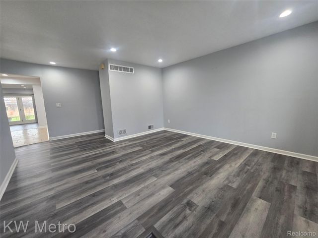 14041 Brougham Drive, Sterling Heights, MI 48312